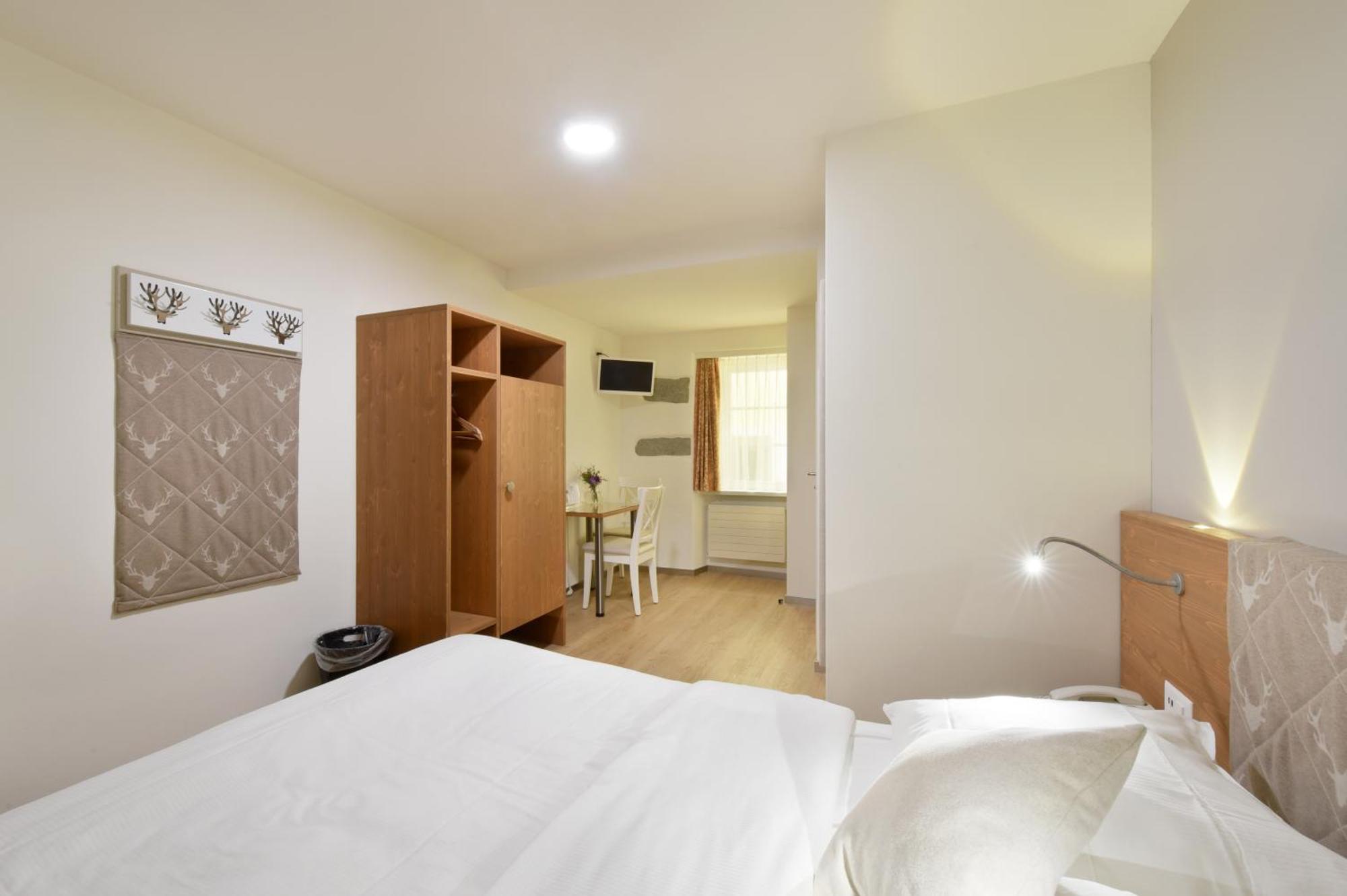 Hotel Hirschen Zurich Room photo