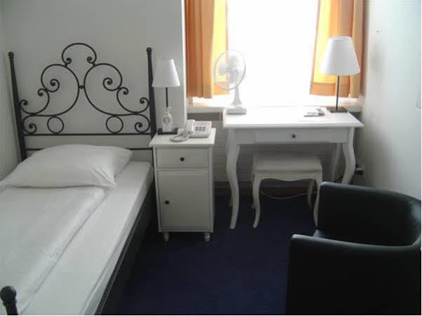 Hotel Hirschen Zurich Exterior photo